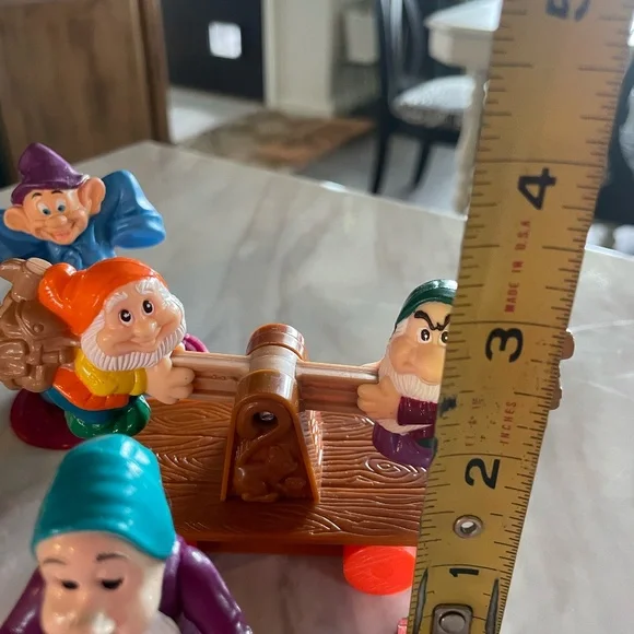 SET OF 7 DISNEY SNOW WHITE AND THE SEVEN DRAWFS PLASTIC FIGURINES - Picture 6 of 10